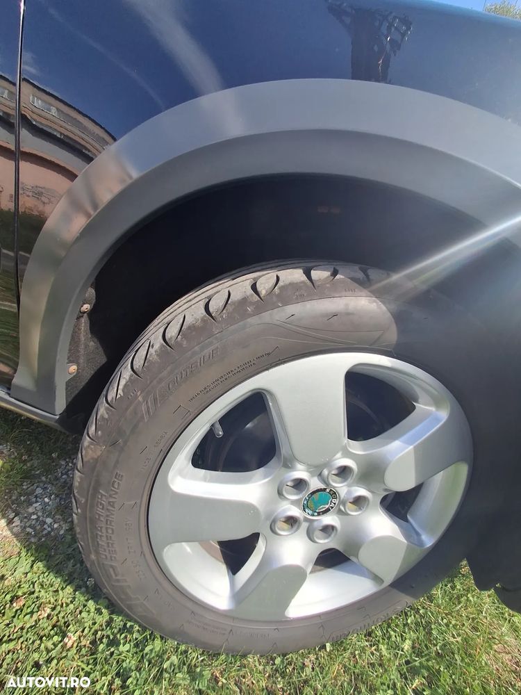 Skoda Octavia Combi 2.0 TDI DPF 4x4 DSG Scout - 15