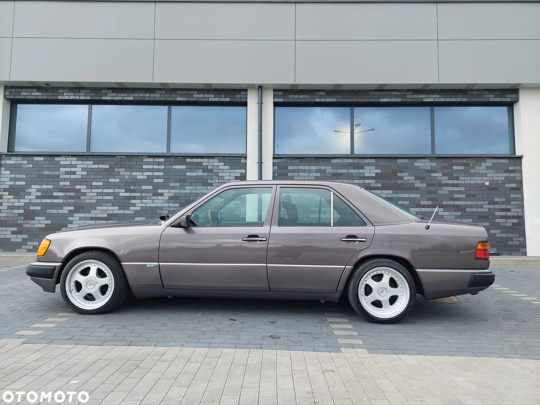 Mercedes-Benz Klasa E 230 - 4