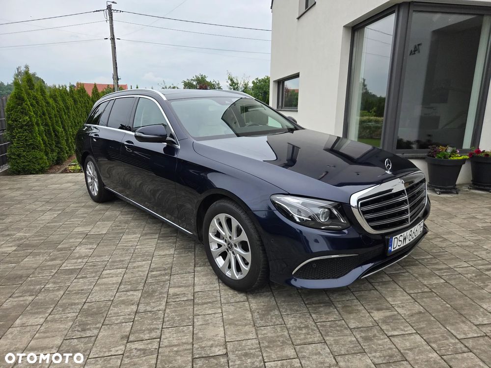 Mercedes-Benz Klasa E 220 d 9G-TRONIC Exclusive - 2