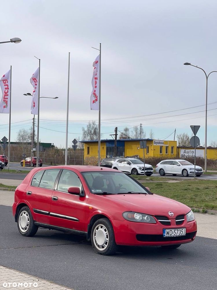 Nissan Almera - 1