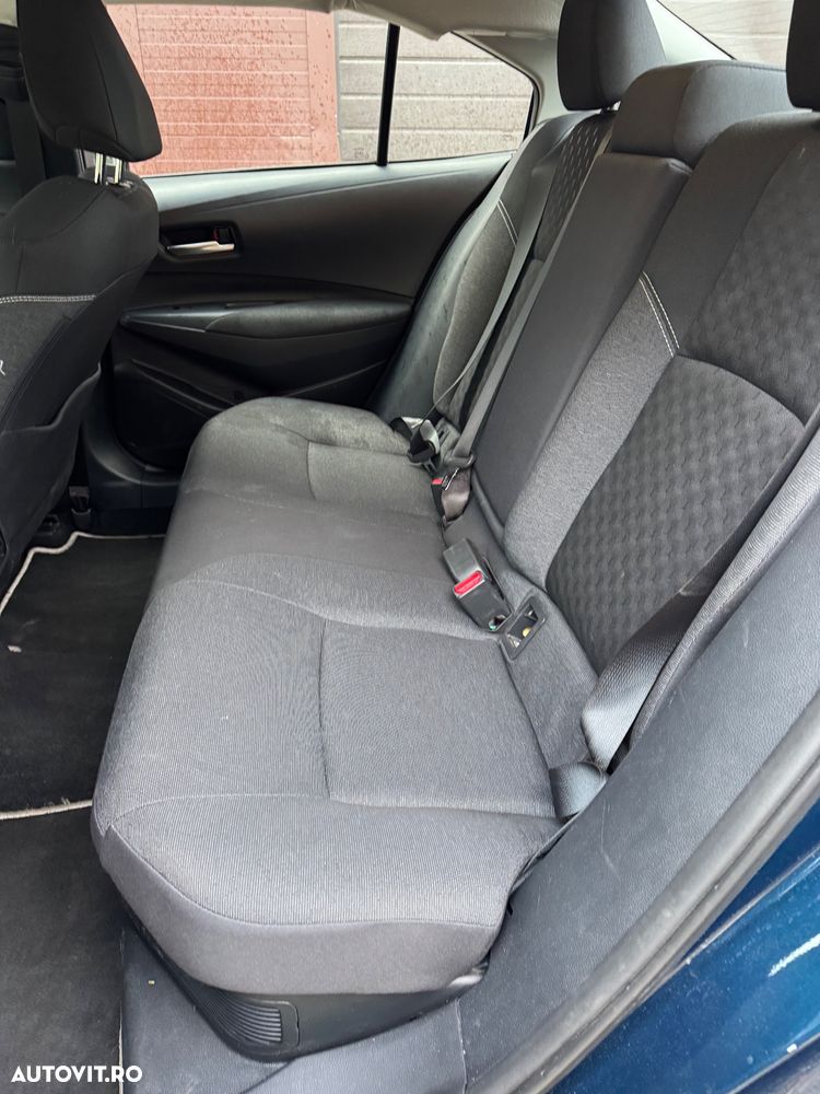 Toyota Corolla 1.8 HSD Business - 18