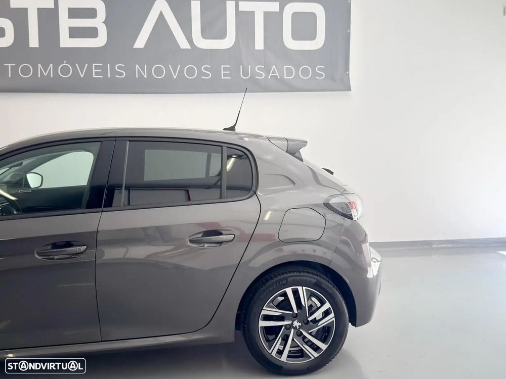 Peugeot 208 - 18