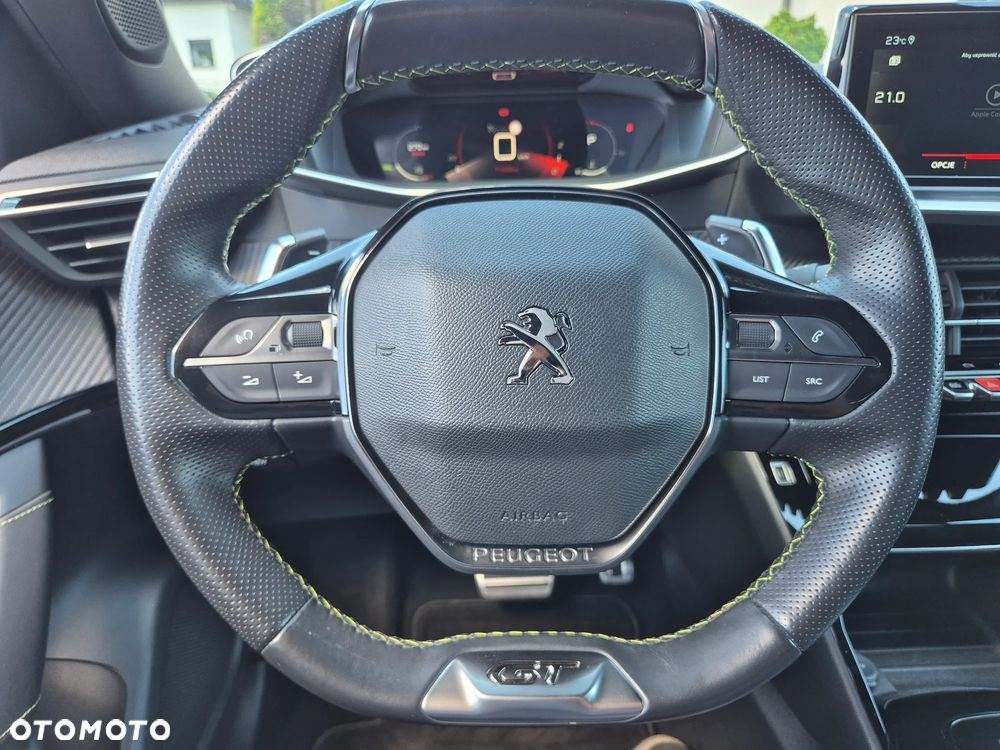 Peugeot 2008 PureTech 130 EAT8 GT - 24