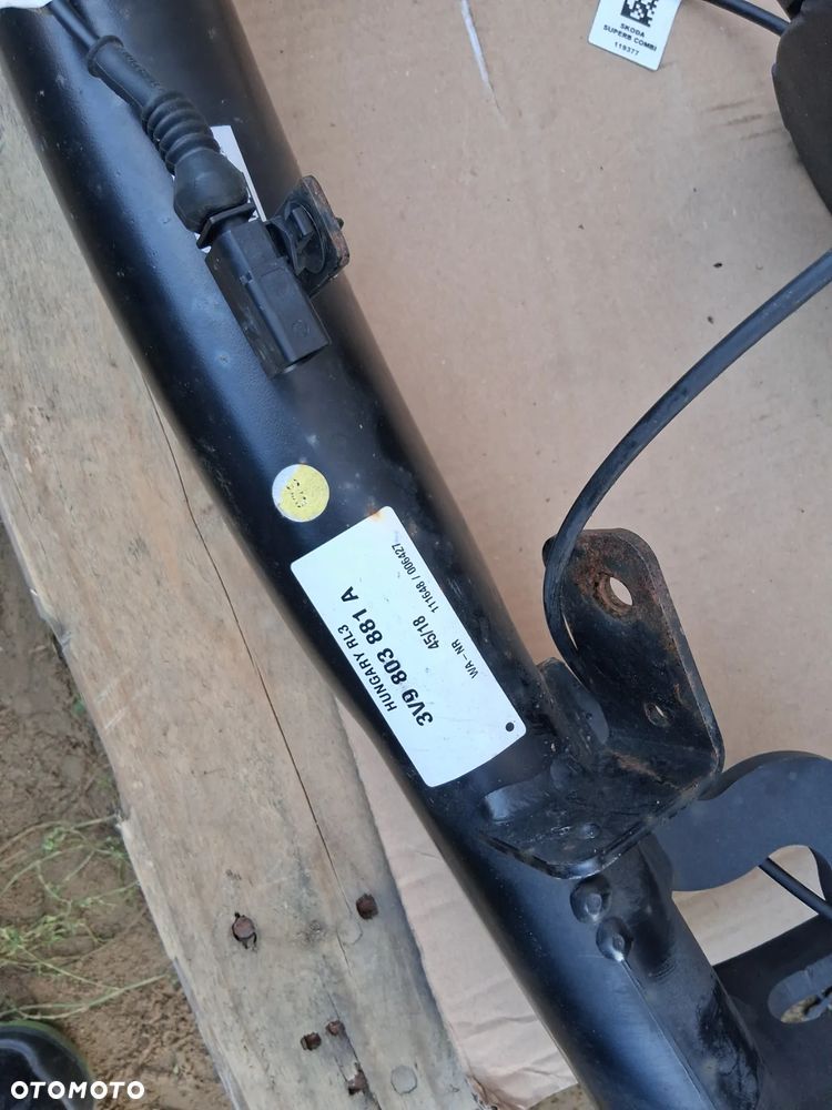 Hak holowniczy Skoda SUPERB III KOMBI 3V9 3V9803881 - 3