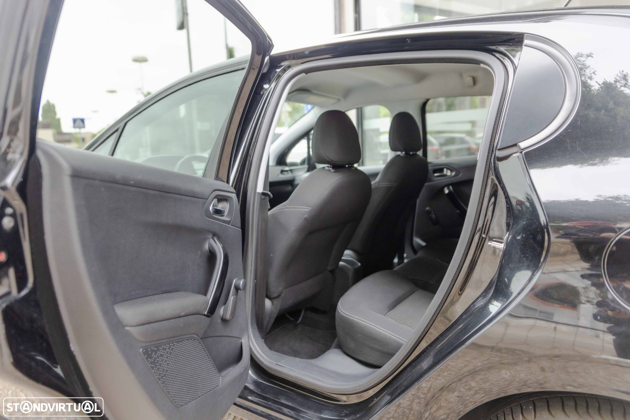Peugeot 208 1.2 PureTech Active - 12