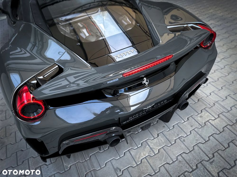 Ferrari 488 Pista - 14