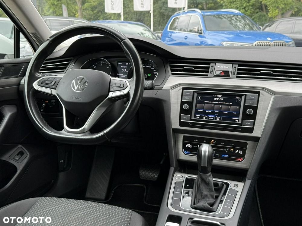 Volkswagen Passat - 19