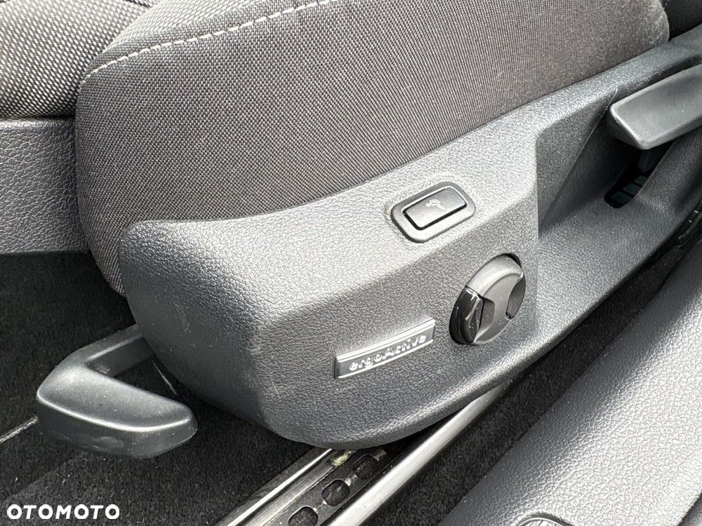 Volkswagen Golf 1.5 TSI BMT Comfortline - 25