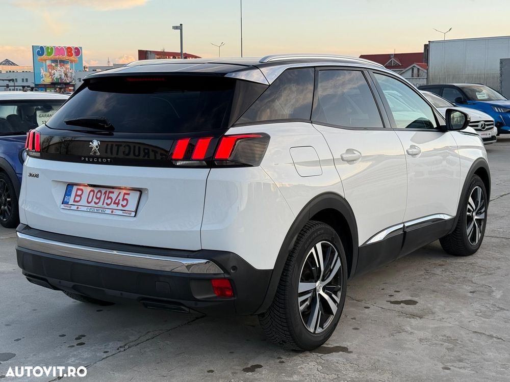 Peugeot 3008 1.2 PureTech Turbo S&S EAT8 Allure - 22