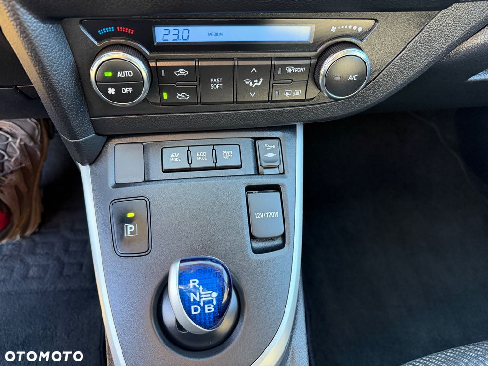 Toyota Auris - 16