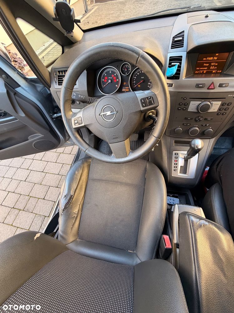 Opel Zafira - 12
