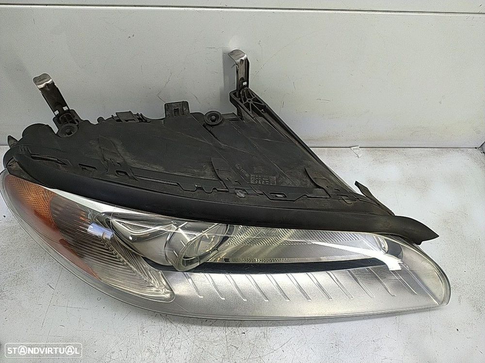 Farol Direito Volvo S80 Ii (124) - 2