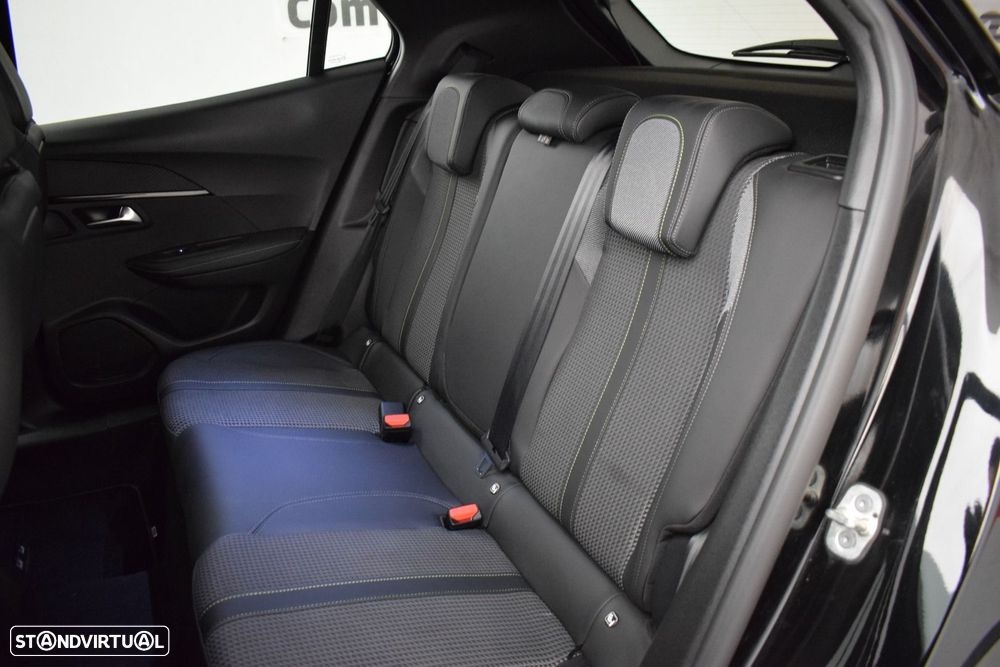 Peugeot e-2008 50 kWh GT - 5