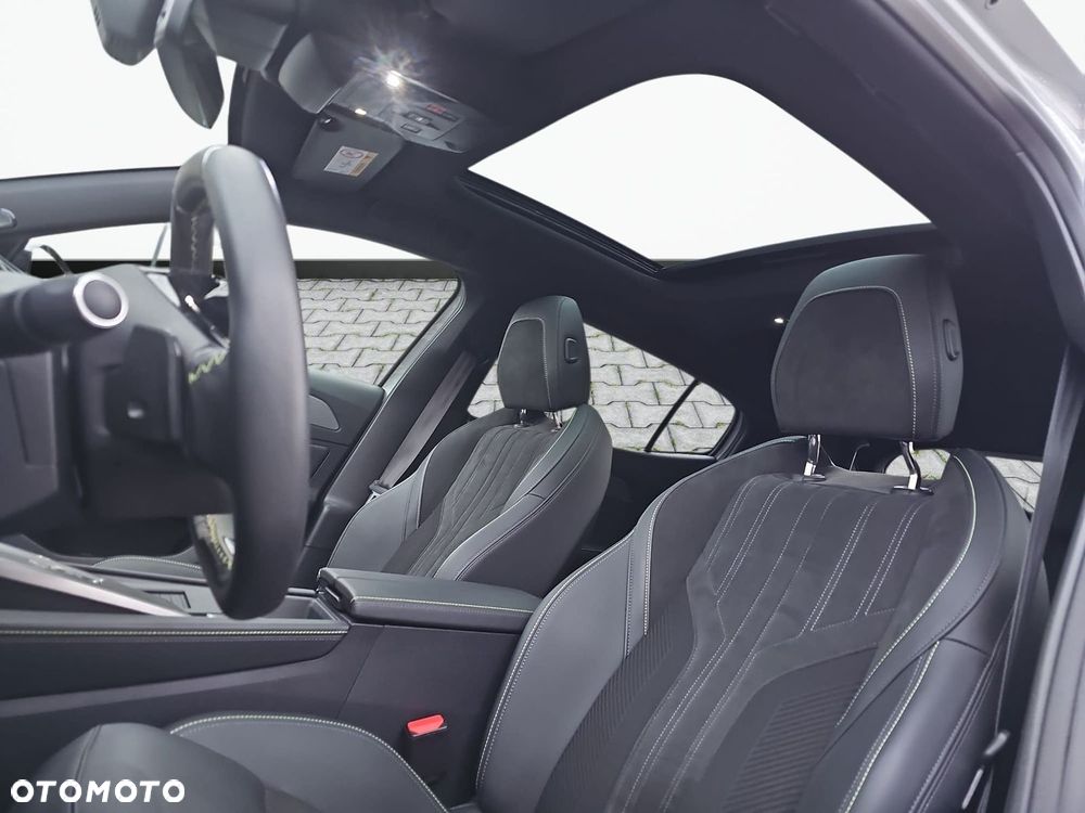 Peugeot 408 - 25