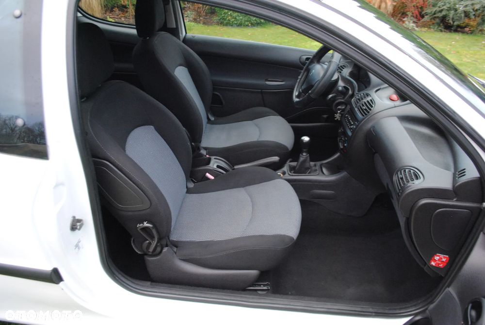 Peugeot 206 - 7