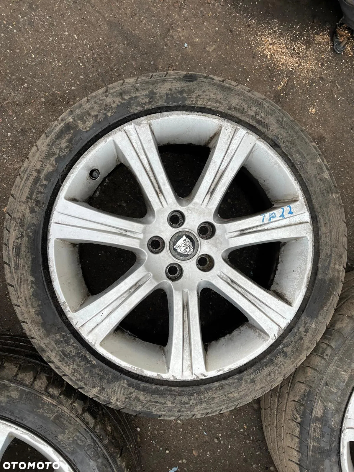 Alufelgi 18 cali z oponami 245/45 R18 M+S Jaguar XF X250 - 2