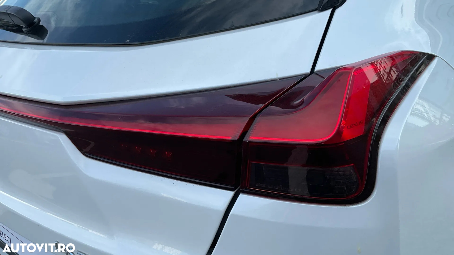 Lexus UX 250h Business Edition - 19