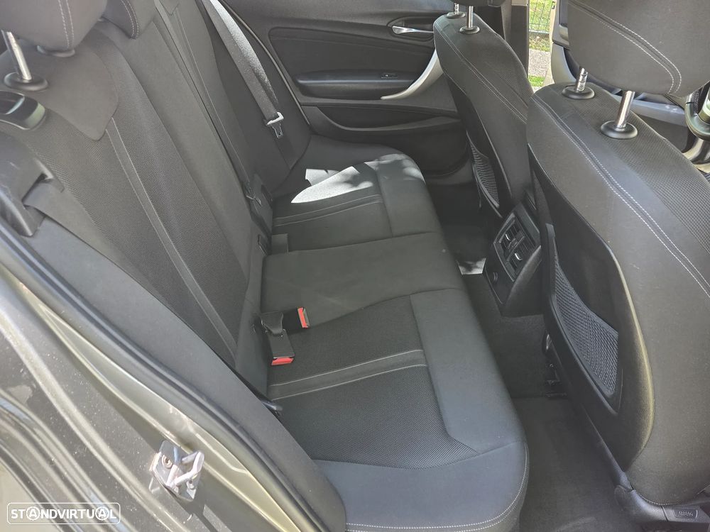 BMW 118 d Aut. Sport Line - 22
