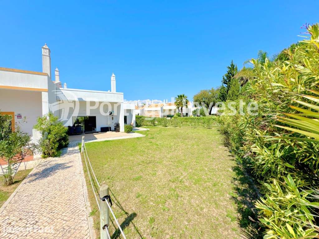 Moradia de Luxo com 3 Suites + T1 Independente em Condomínio com Pi... - Grande imagem: 2/36