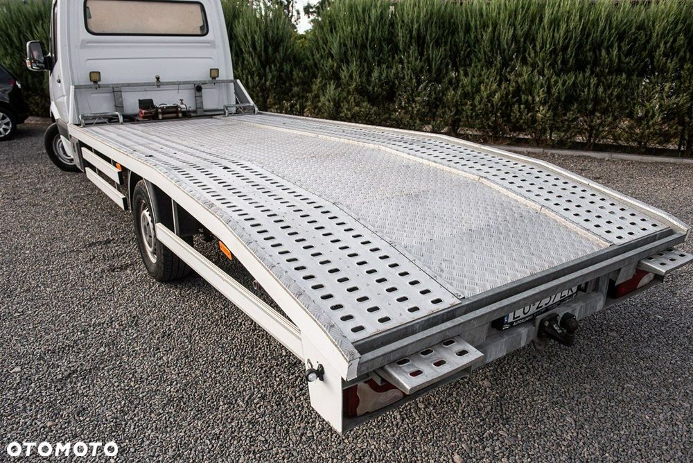 Mercedes-Benz Sprinter - 11