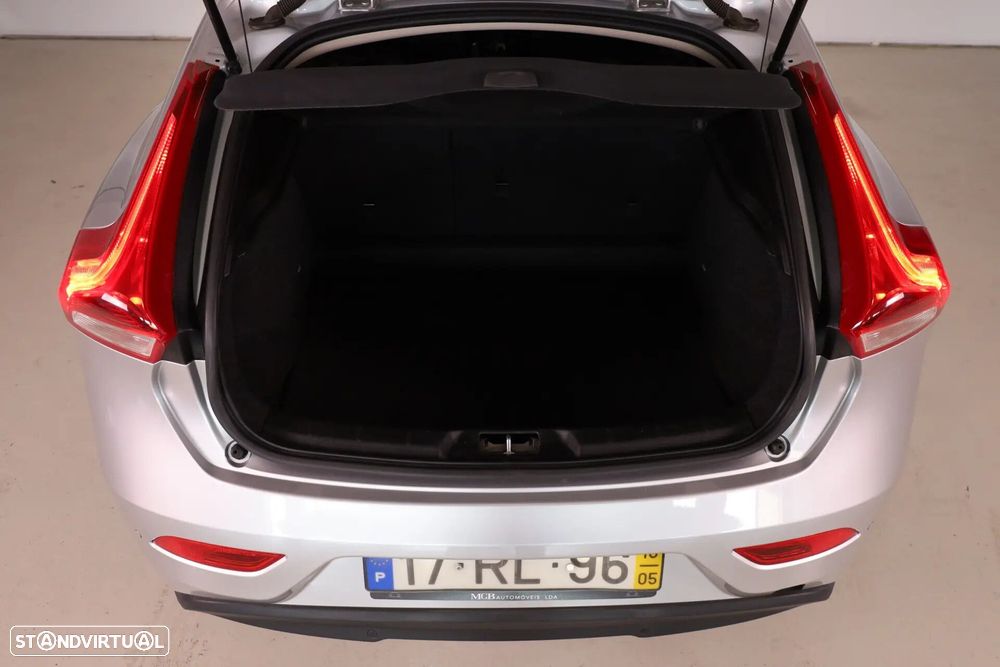 Volvo V40 2.0 D2 Momentum - 18