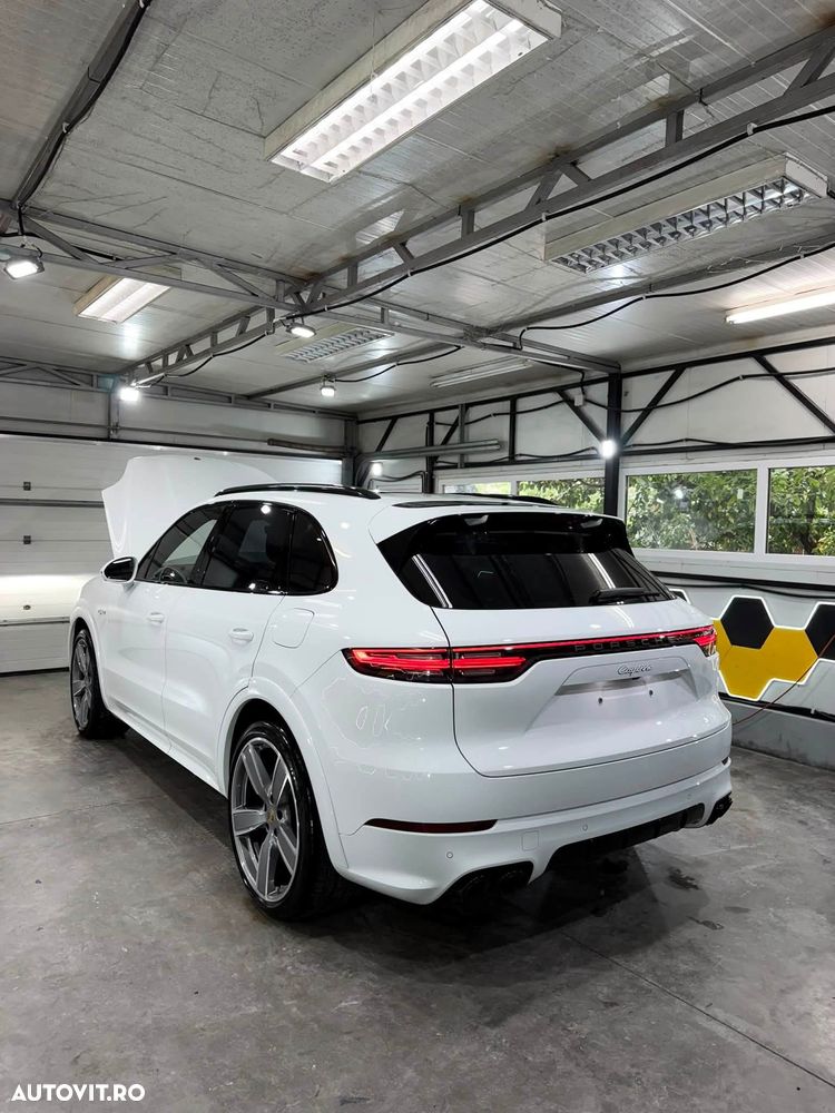 Porsche Cayenne E-Hybrid - 13