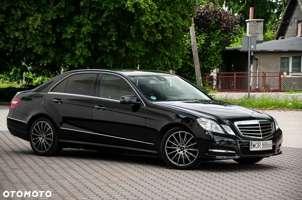 Mercedes-Benz Klasa E 220 BlueTEC 4Matic 7G-TRONIC Avantgarde - 21