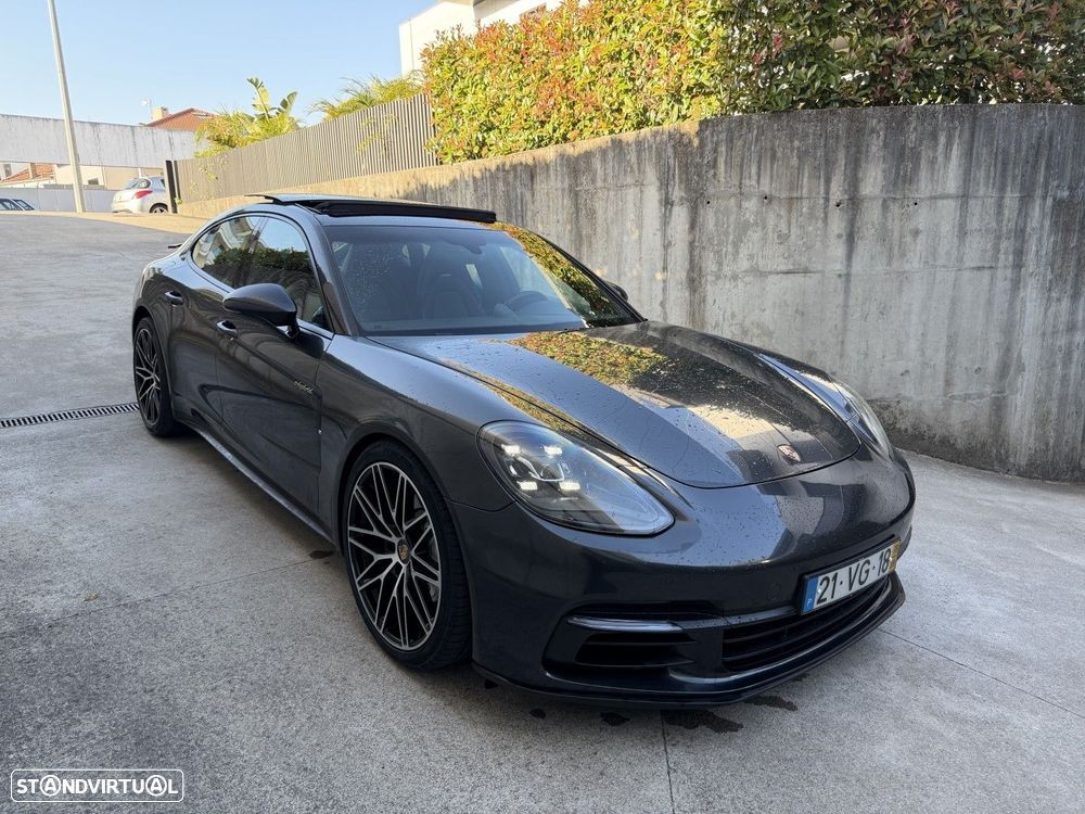 Porsche Panamera 4 E-Hybrid Platinum Edition - 4