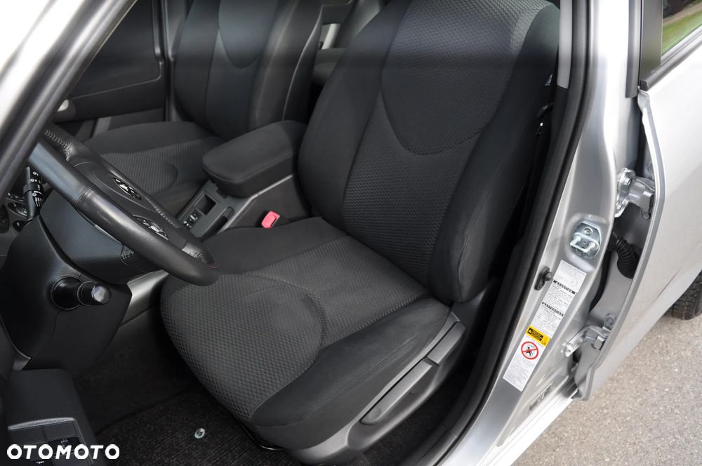 Toyota RAV4 2.0 4x4 Automatik - 17