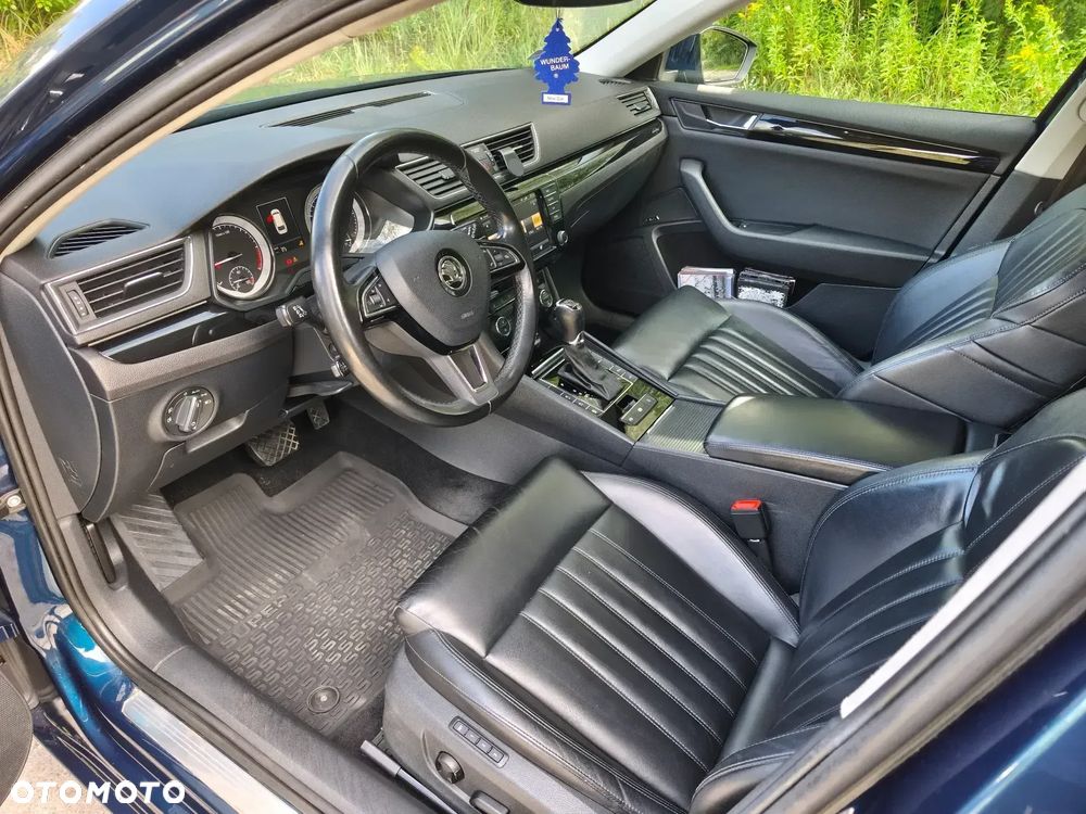 Skoda Superb 2.0 TDI 4x4 L&K DSG - 10