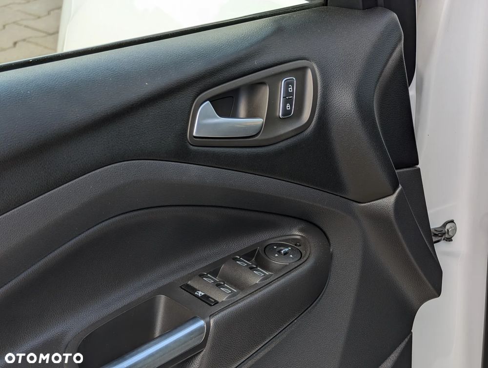 Ford Kuga 1.6 EcoBoost 2x4 Titanium - 20