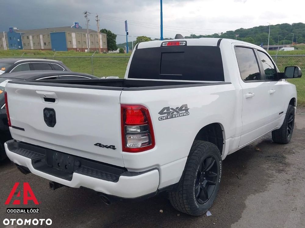 Dodge RAM - 8