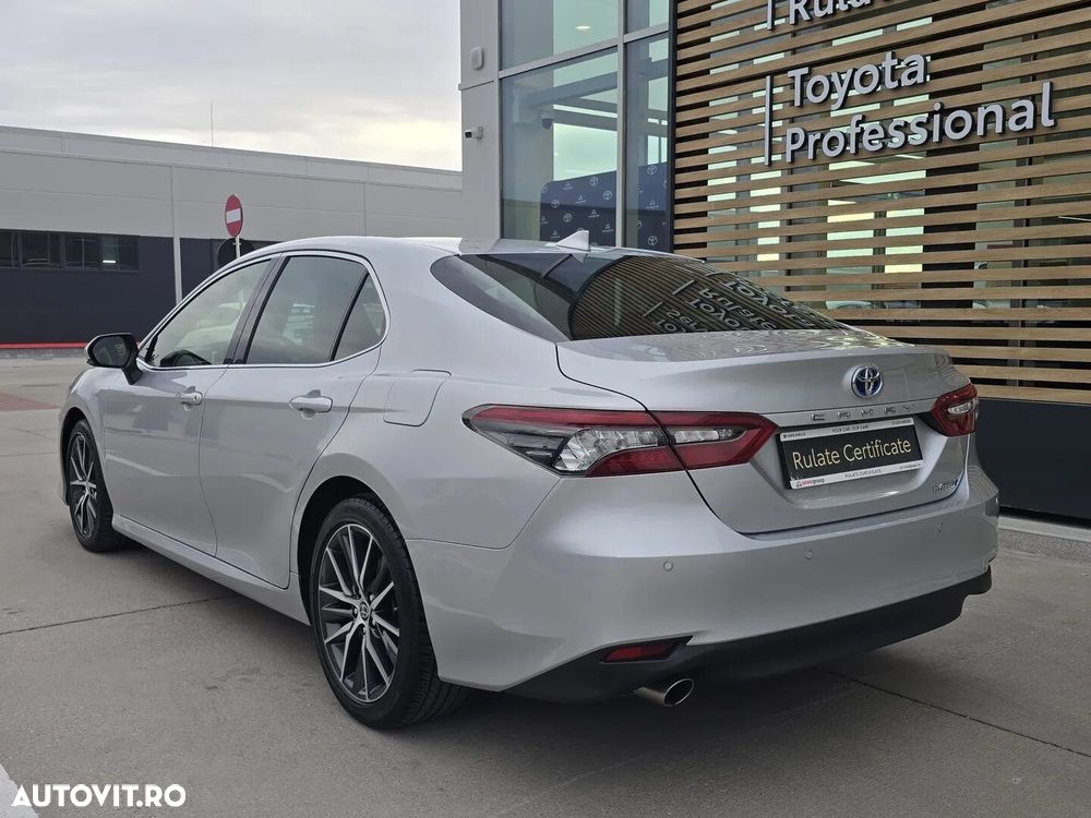 Toyota Camry - 6