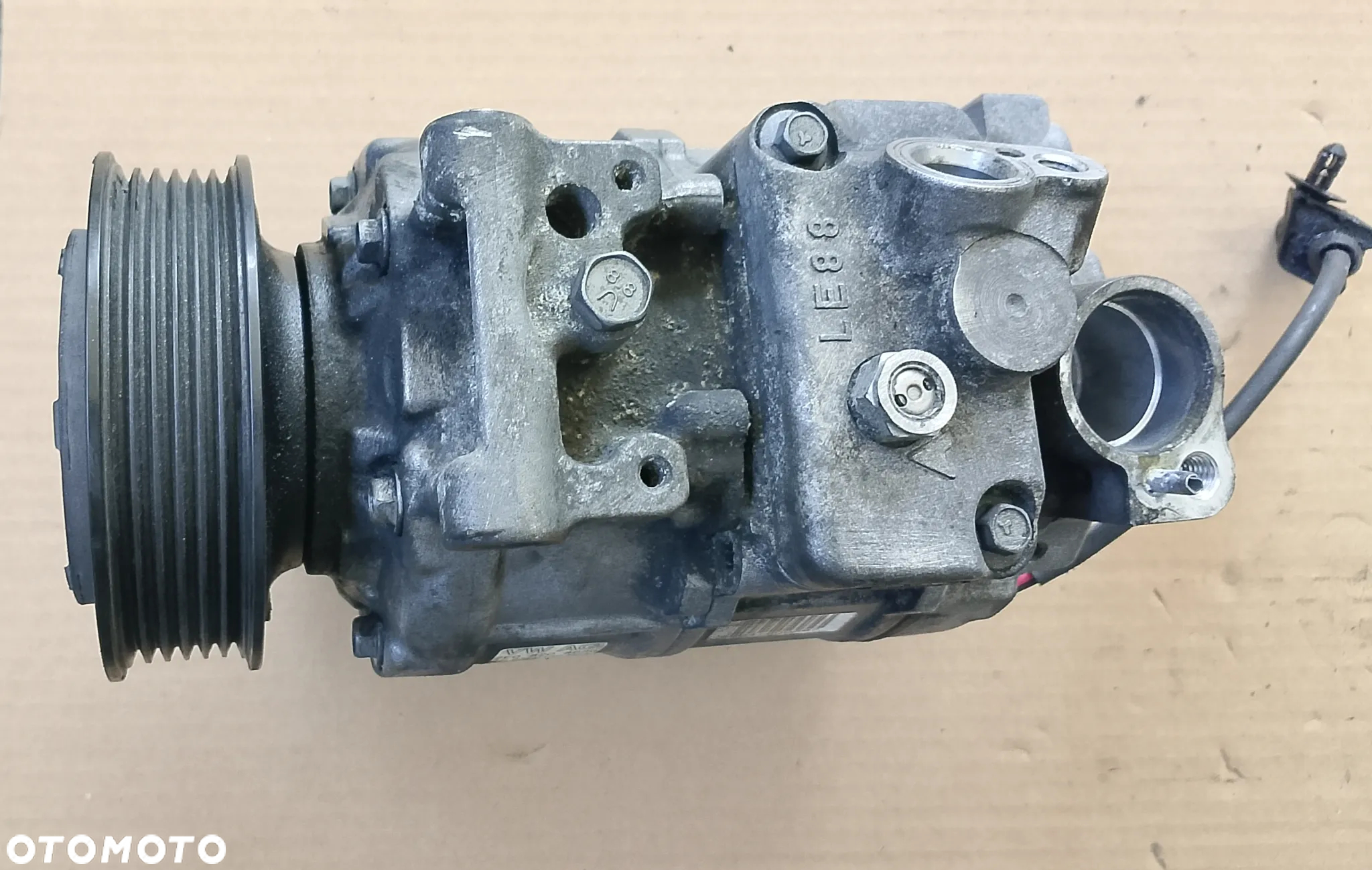 Kompresor klimatyzacji 7E0820803G VW Transporter T5 2.0 TDI - 2