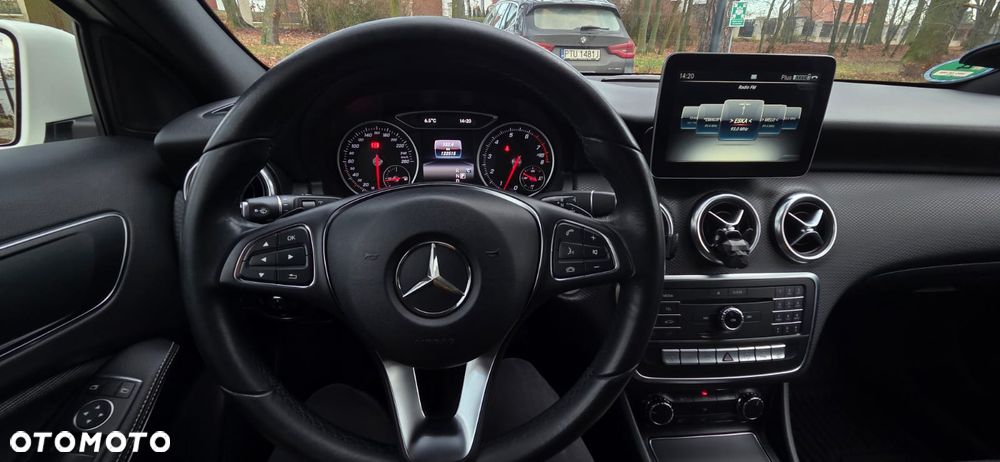 Mercedes-Benz Klasa A 180 7G-DCT Urban - 18