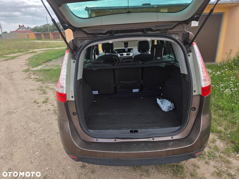 Renault Grand Scenic Gr 1.9 dCi Privilege Euro5 - 11