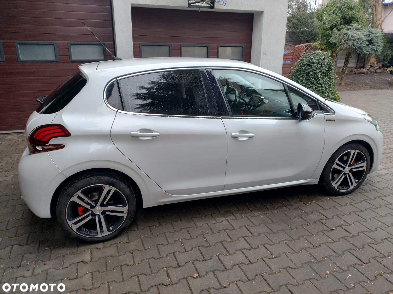 Peugeot 208 - 6