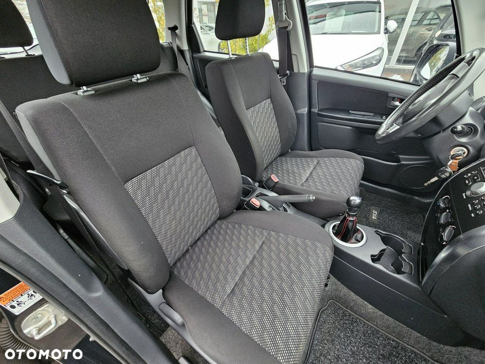 Suzuki SX4 1.6 GS / Premium - 10