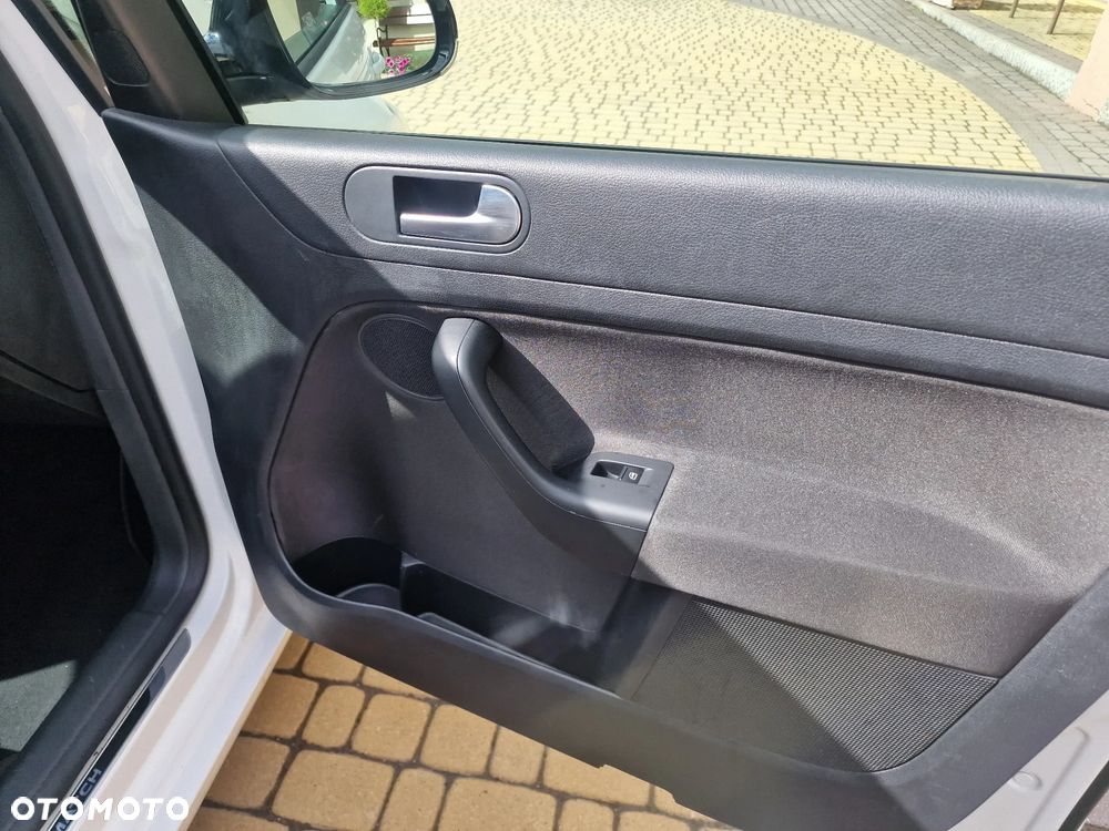 Volkswagen Golf Plus - 10