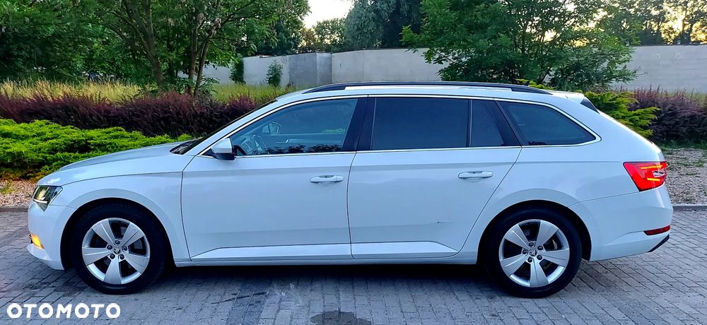 Skoda Superb 2.0 TDI Premium Edition - 19