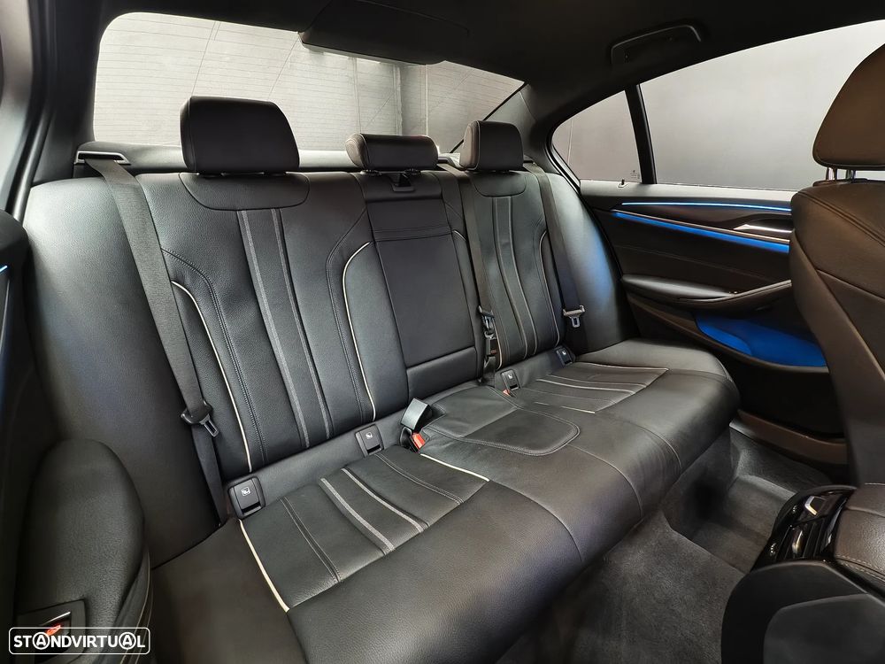 BMW 530 e Pack M - 30