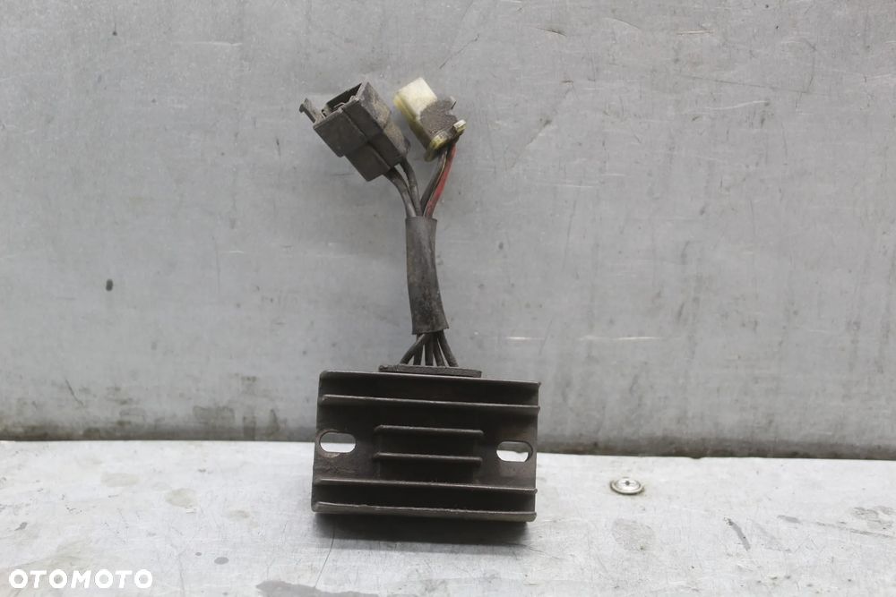 Suzuki TUX 125 TU X Regulator napięcia - 1