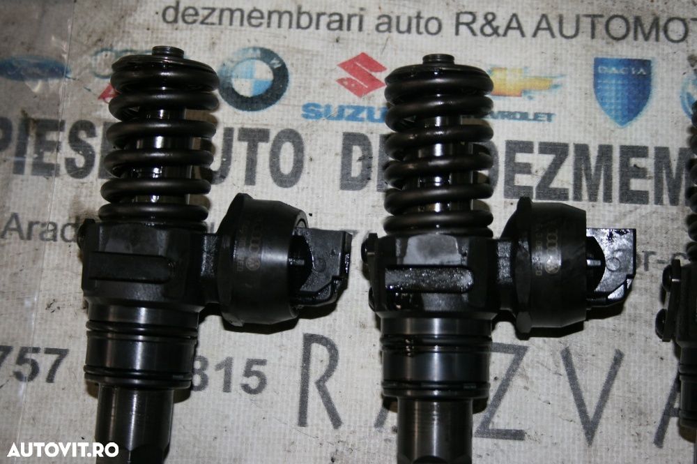 Injectoare Injector Vw Seat Skoda 2.0 Tdi Cod Motor BKD Cu O Prindere - 2