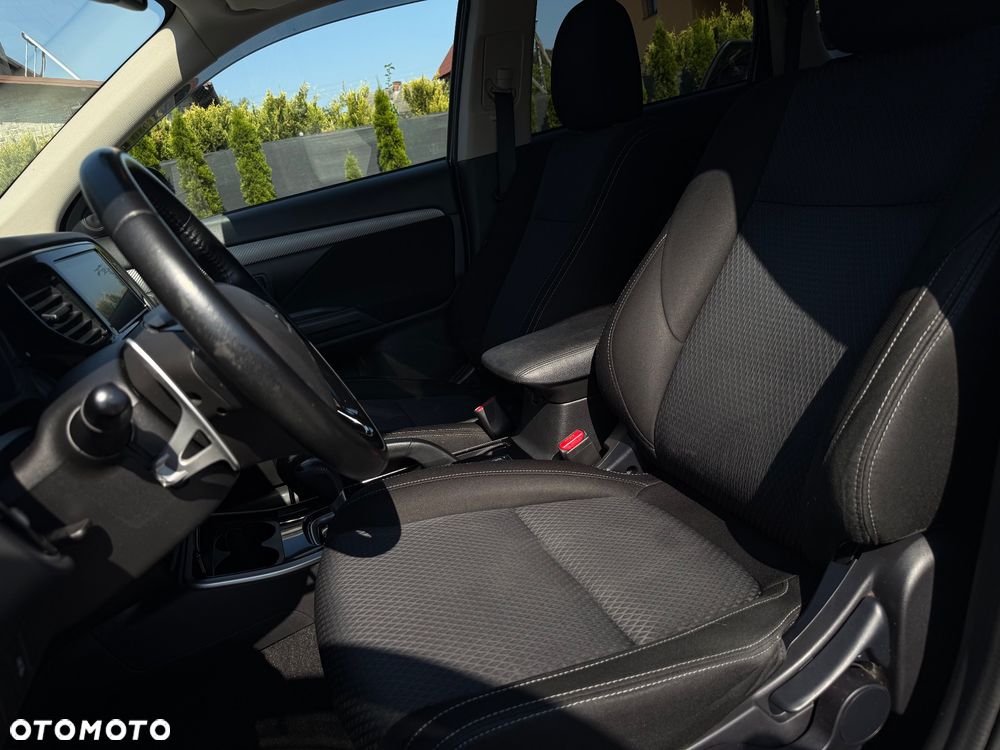 Mitsubishi Outlander 2.0 2WD CVT Active - 17
