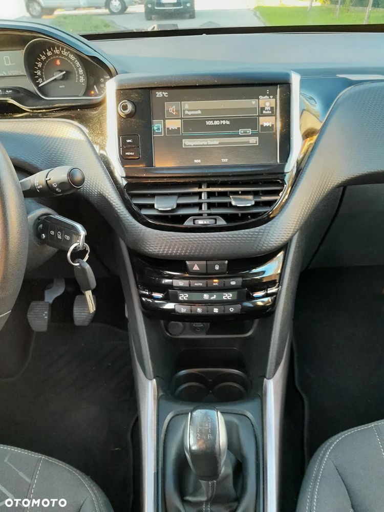 Peugeot 2008 - 12