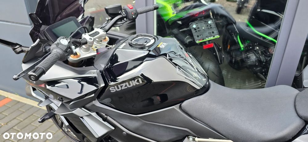 Suzuki GSX - 38