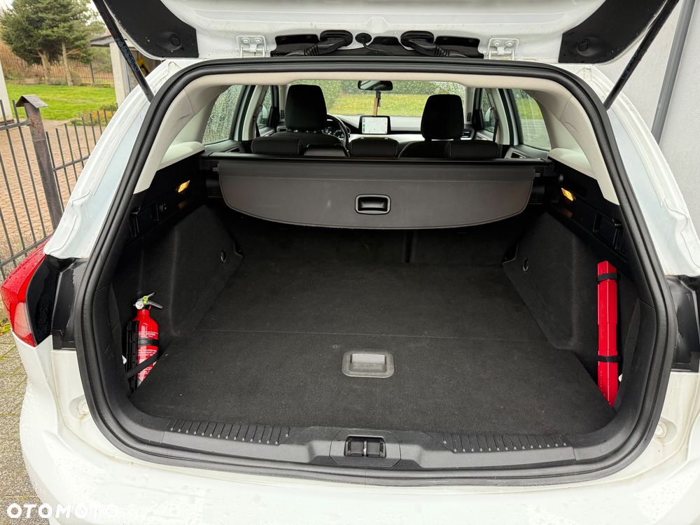 Ford Focus 1.5 EcoBlue Start-Stopp-System COOL&CONNECT - 11