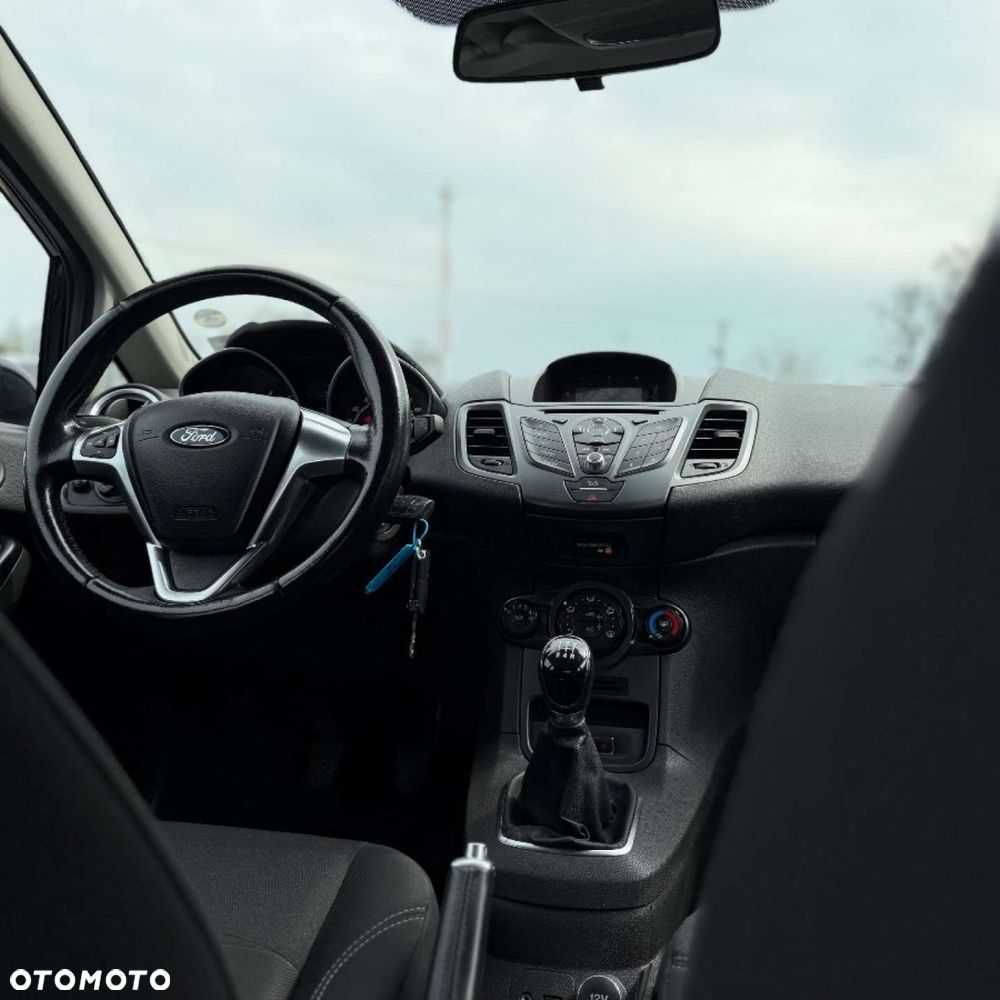 Ford Fiesta - 23