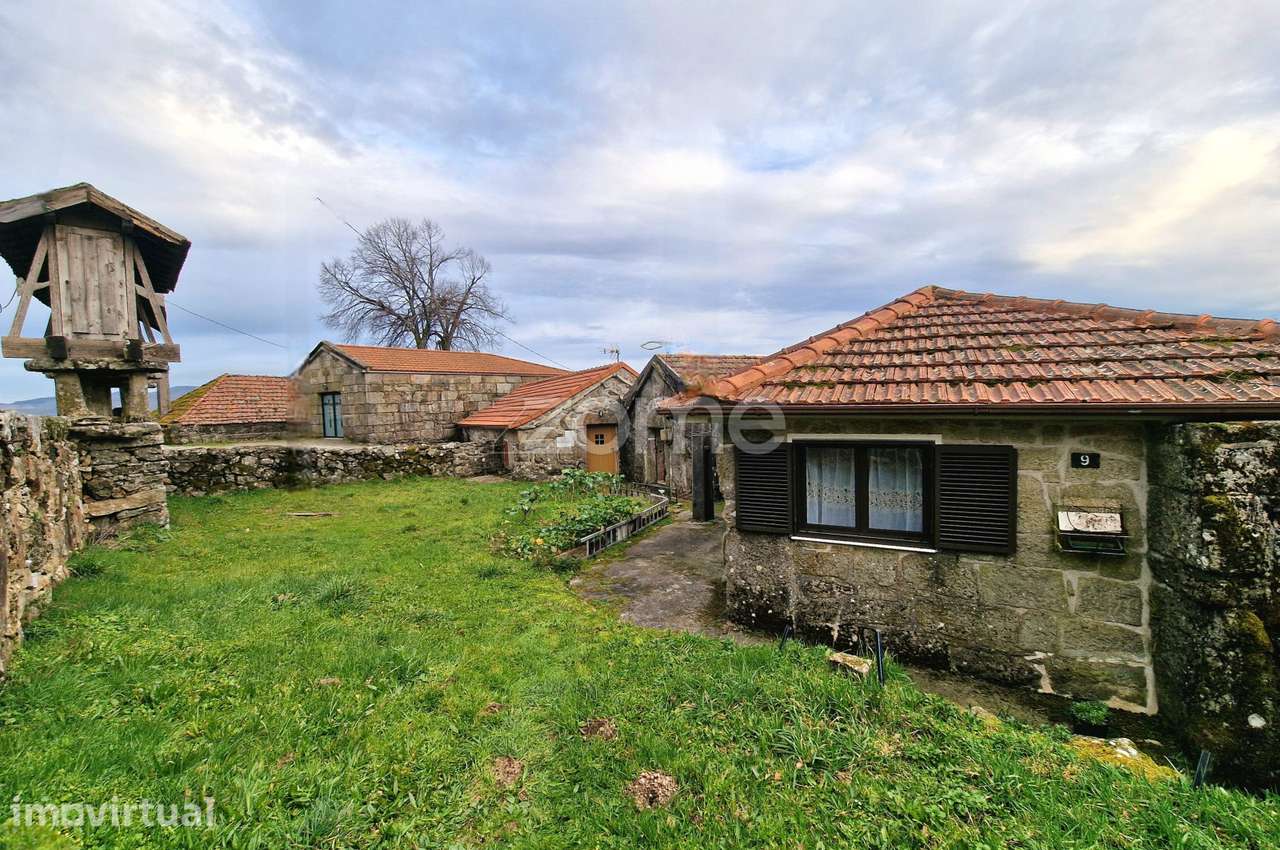 Moradia T1 + Edifício anexo em Paredes do Rio, Covelães, Montalegre - Grande imagem: 3/34