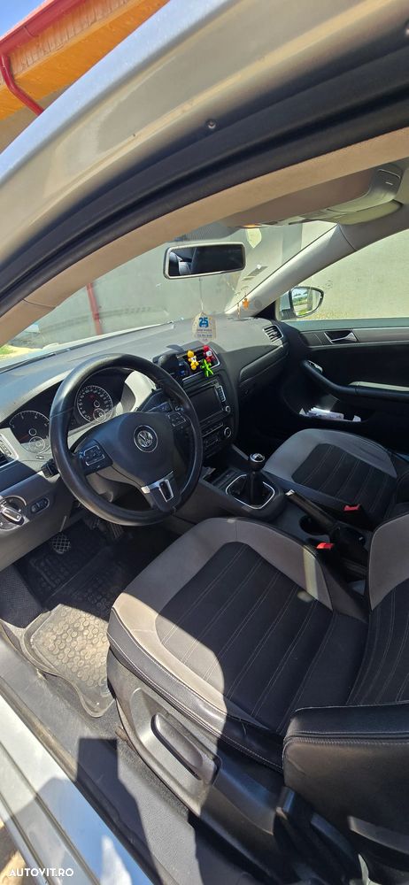 Volkswagen Jetta 2.0 TDI DPF Comfortline - 8